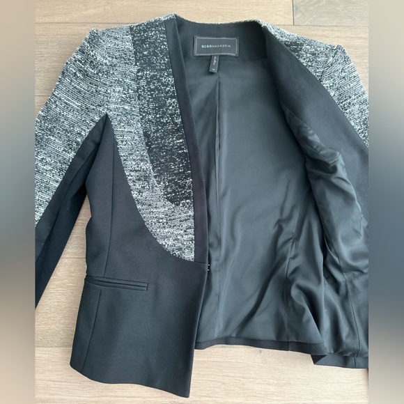 BCBG Black Tweed Color Block Blazer - Picture 5 of 8